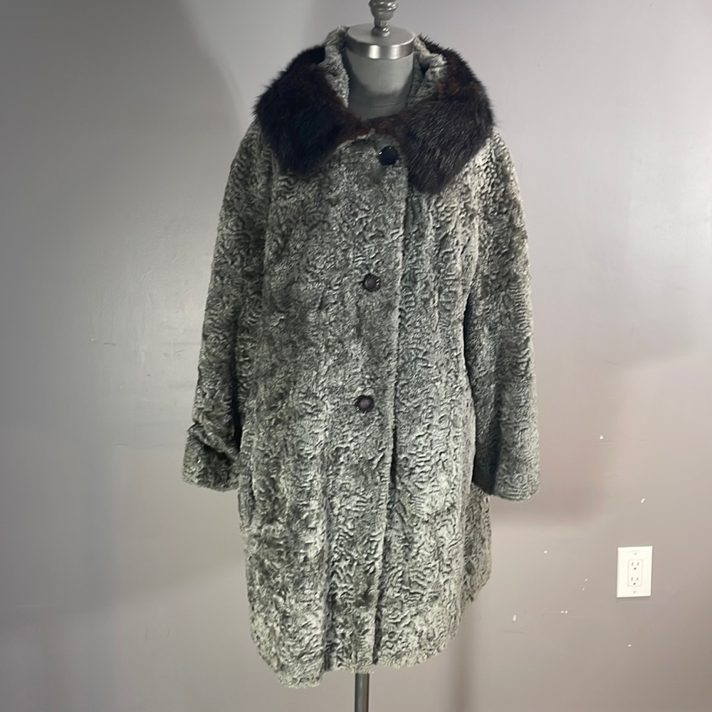Phenomenal Vintage Persian lamb faux jacket.  Fits women’s size 10 - grey.